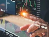 “桦加沙”来袭！风雨中的金融守夜人：广深公募启动“驻楼模式”